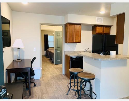 Eagle's Den Suites Andrews A Travelodge By Wyndham