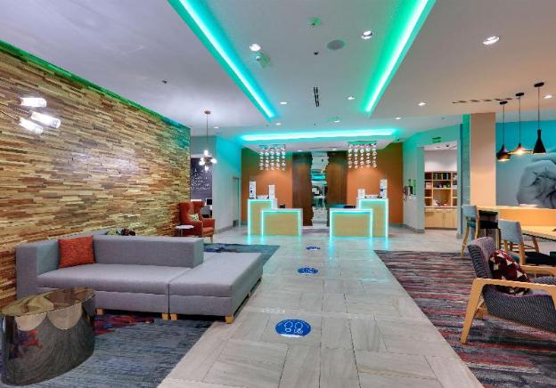 La Quinta Inn & Suites By Wyndham Lakeway,Lakeview>>Austin,2.5 star