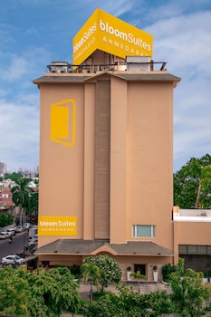 Bloomsuites - Ahmedabad,Thaltej,4 star