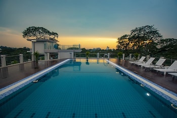 prestige residences at golden valley
