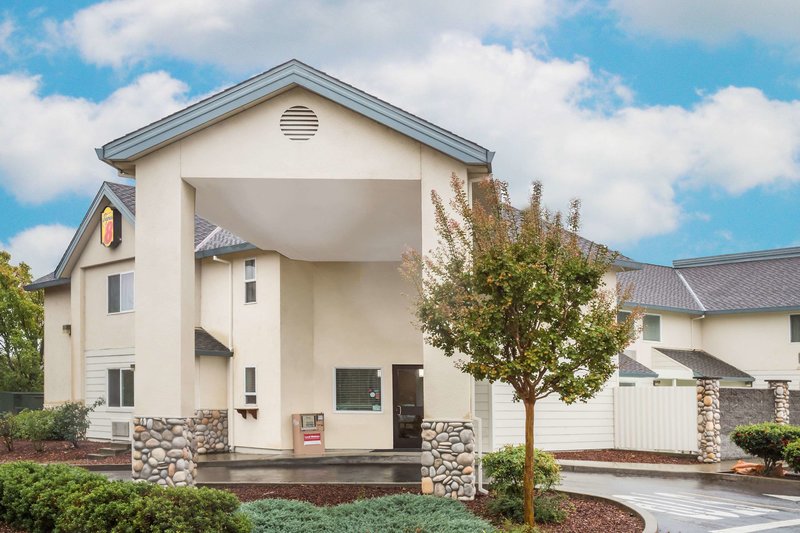 Super 8 By Wyndham Cloverdale Wine Country,Sonoma>>Cloverdale,2 star