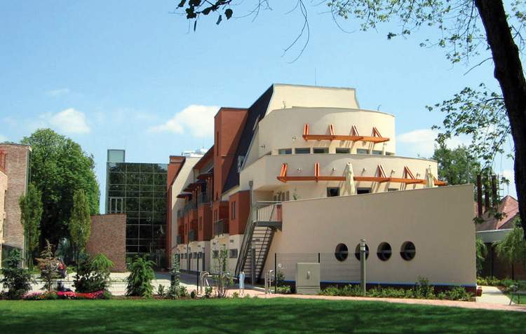 Holiday Beach Budapest Wellness & Conference Hotel,Csillaghegy>>Budapest,4 star