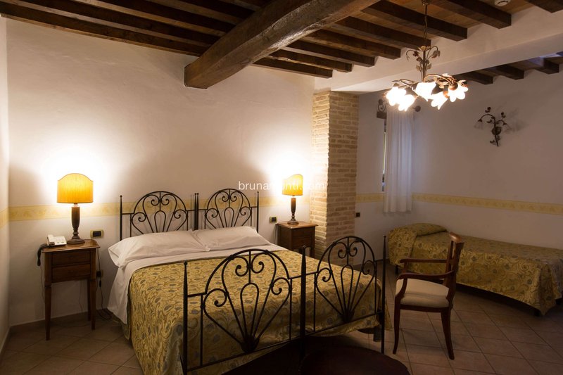 Hotel Palazzo Brunamonti,Bevagna>>Assisi,3 star