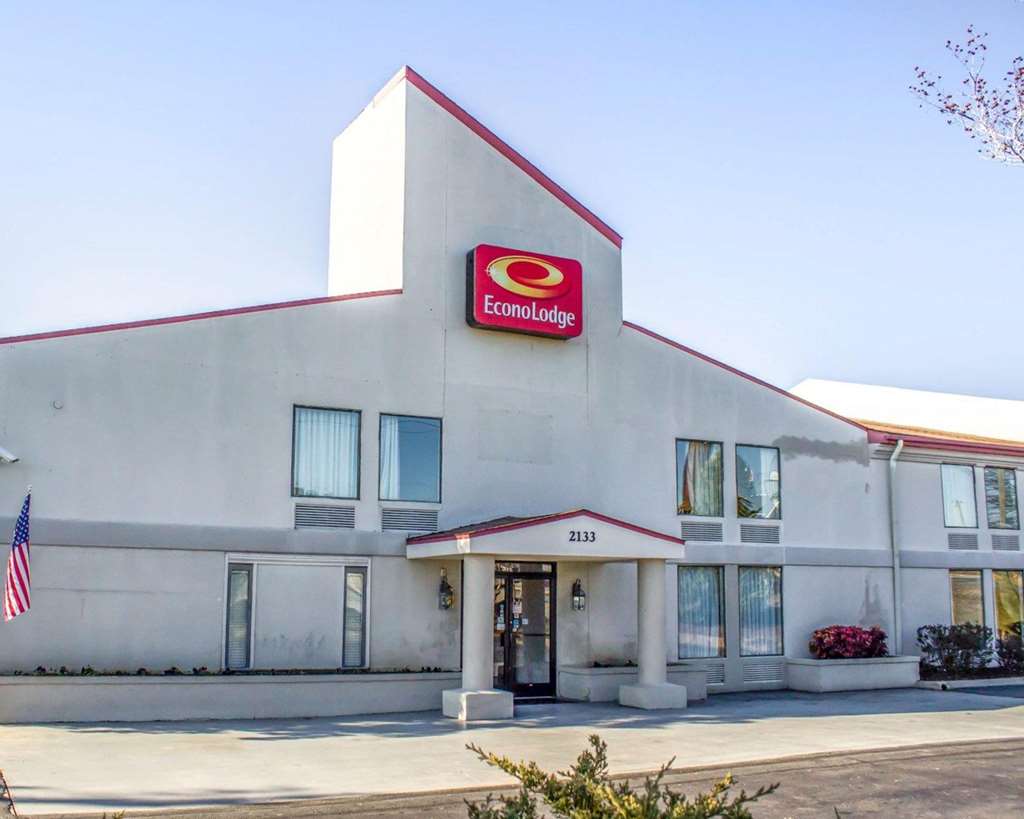 econo lodge burlington i 40