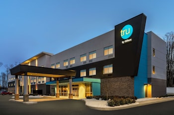 tru by hilton albany airport ny