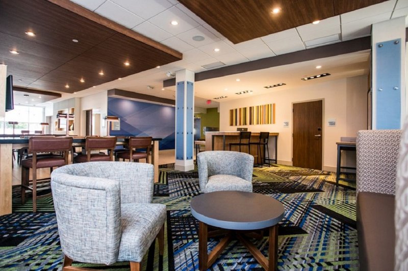 Holiday Inn Express & Suites Rehoboth Beach, An Ihg Hotel,Georgetown>>Dewey Beach,2.5 star
