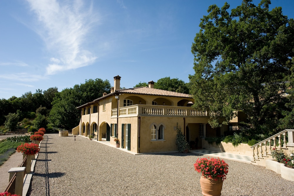 Tenuta Il Sassone,Grosseto>>Gavorrano,3 star