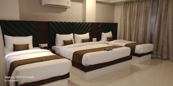 Hotel Seven Sky,Mumbai Agra Highway Near Wockhardt Hospital Renuka Nagar Nashik 422001 Maharashtra,3 star