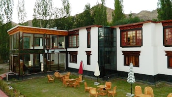 Thongsal,Ladakh>>Leh,2 star