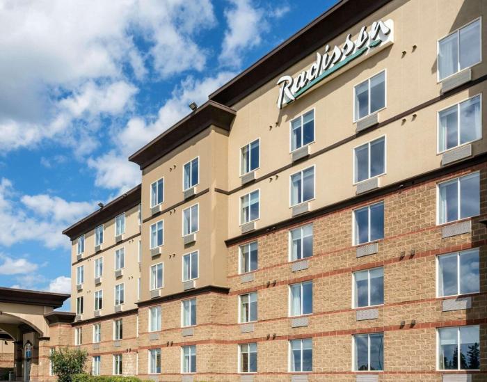 Radisson Hotel & Suites Fort Mcmurray