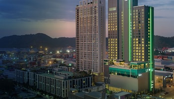 holiday inn and suites siracha laemchabang an ihg hotel