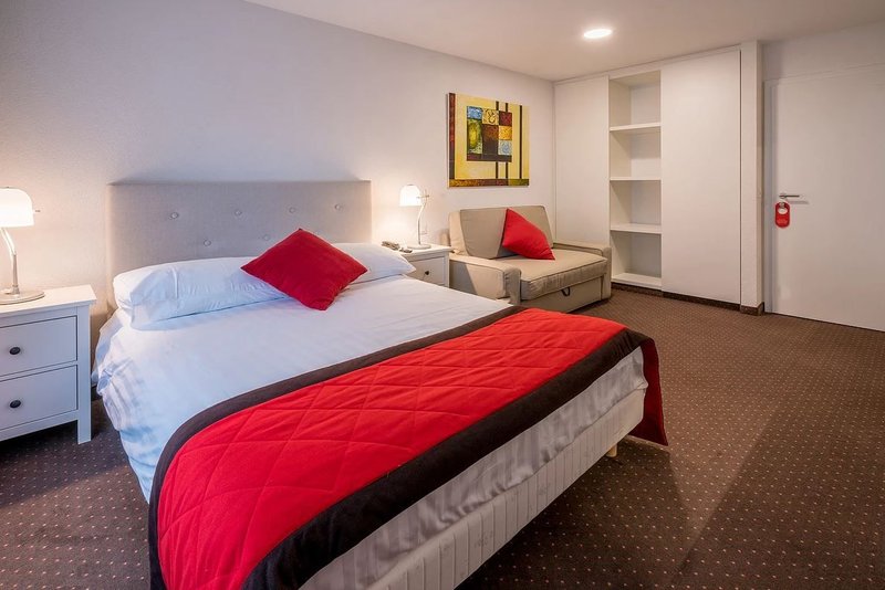 Hotel Touring Au Lac,Canton Of Neuchatel>>Neuchatel,3 star