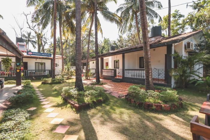 Mitra Hostel Vagator,Goa>>Anjuna,1 star