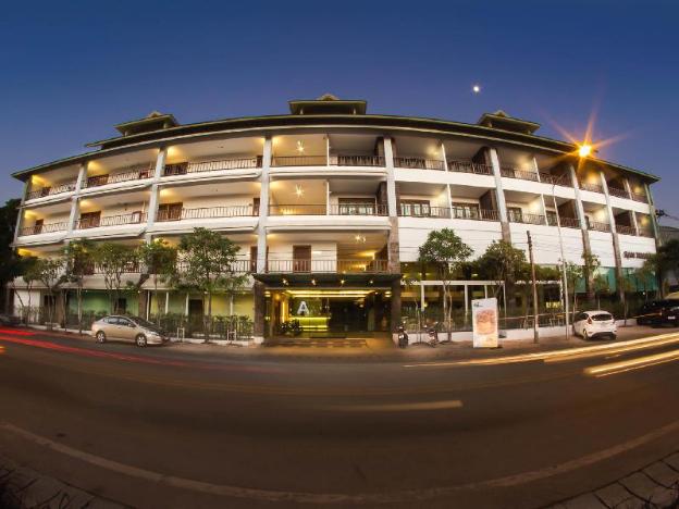 Siam Triangle Hotel