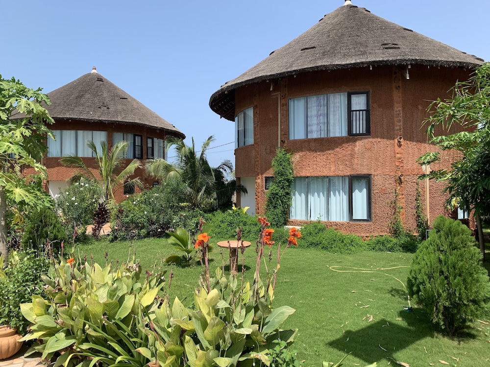 Marcelo Beach Club,Lome>>Baguida,3.5 star