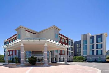 hampton inn and suites gilroy