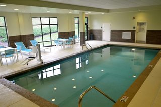 Hampton Inn Hickory,Charlotte>>Catawba,2.5 star