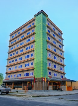 Hotel Yellow Pagoda,Damside Road Pokhara 33700,3 star