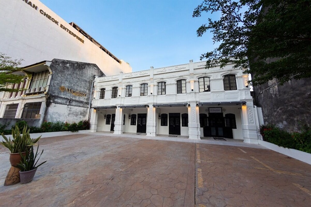 macalister terraces hotel