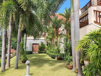 Le Chada Villa,13/1 Patak Soi 2 Tambon Karon Karon 83100,3 star