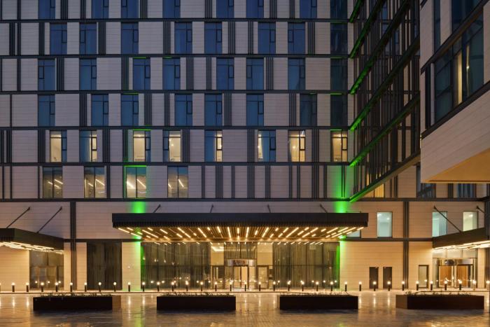 Holiday Inn Dubai Al-Maktoum Airport, An Ihg Hotel,Aviation City P.O. Box 111219 Dubai,4 star