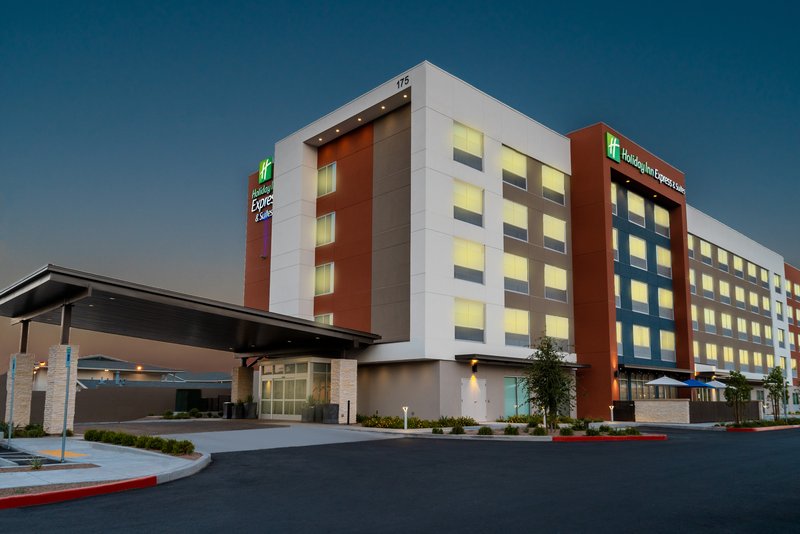 hol inn exp and suites las vegas e tropicana