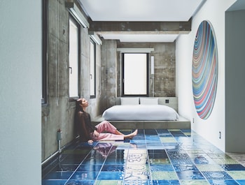 Bna_Wall,1-1 Nihonbashi Odenmacho Chuo Tokyo 103-0011,2.5 star