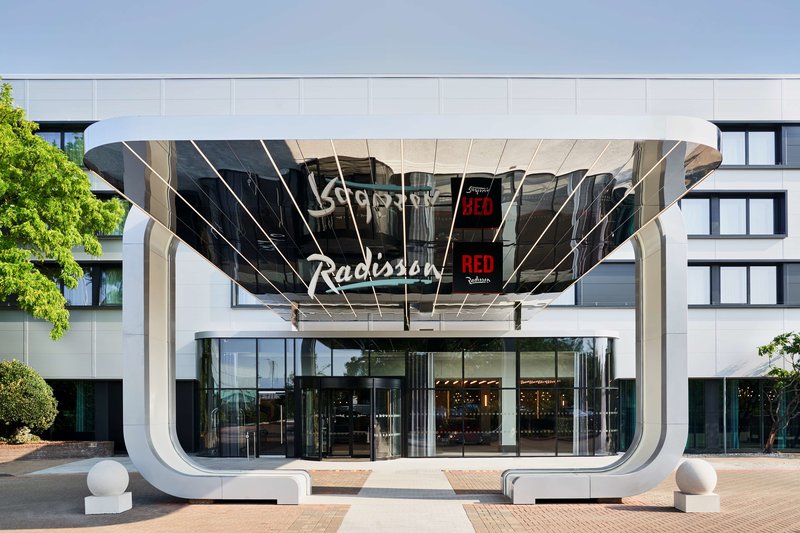Radisson Red Hotel London Heathrow,Bath Road Building B London West Drayton Middlesex Ub7 0Du,4 star