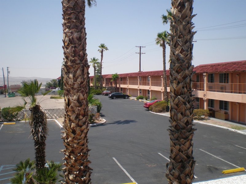 economy inn barstow