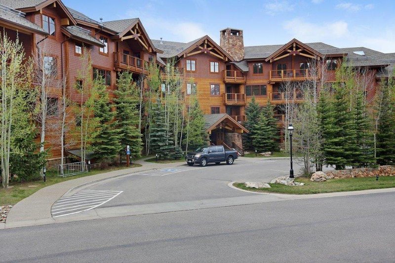 Mountain Thunder Lodge,Near Quicksilver Super6,4 star
