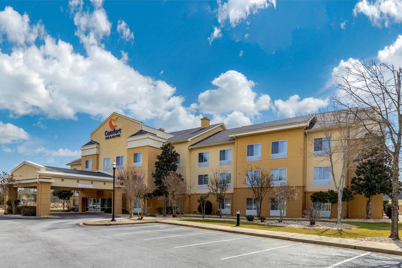 Comfort Inn & Suites