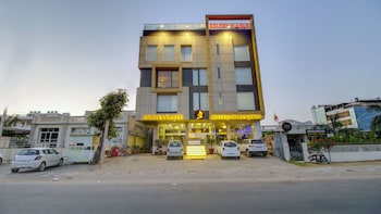 Golden Eagle By Wizowll Group Of Hotels & Spa, Jaipur,Ajmer Road,3 star