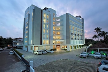 The Silvertips Kothamangalam( Ayurvedic Resort And Convention Centre),Ernakulam>>Athirapally,4 star