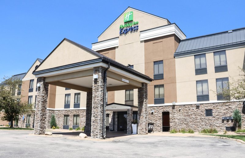 holiday inn express cedar rapids collins rd by ihg