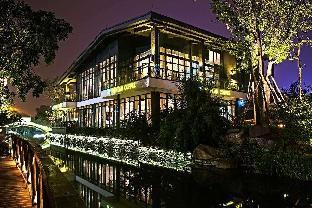 7Days Premium Chengdu New Century Global Centre New Exhibiton Branch,,2 star