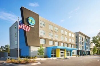 tru by hilton charleston airport
