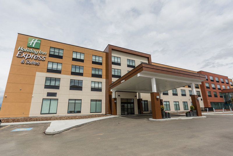 Holiday Inn Express & Suites Edmonton N - St. Albert,Edmonton>>Alberta Beach,2.5 star