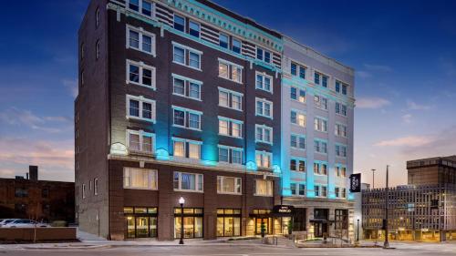 Hotel Indigo Omaha Downtown, An Ihg Hotel,Douglas>>Carter Lake,3.5 star
