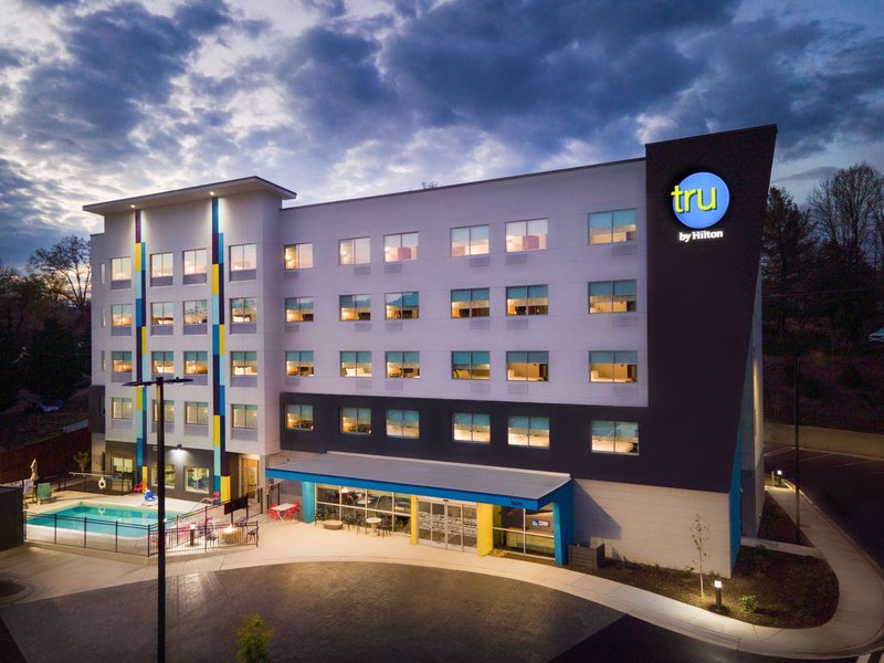 tru by hilton asheville blue ridge parkway