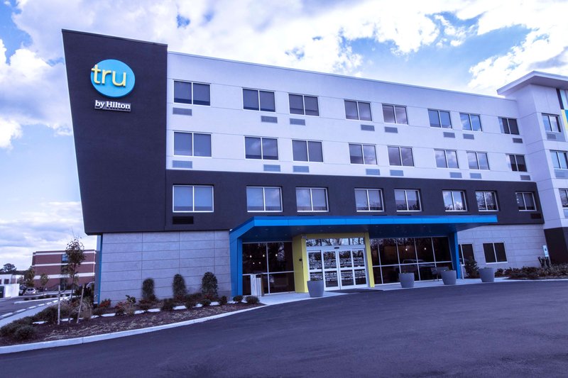 tru by hilton norfolk airport