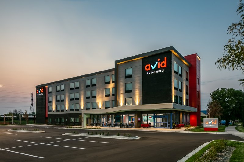 avid hotel roseville minneapolis north an ihg hotel