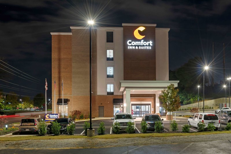 comfort inn and suites downtown near university