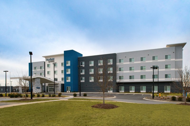 Fairfield Inn & Suites By Marriott Charlotte University Research Park,Matthews>>Charlotte,2.5 star