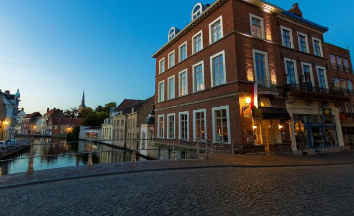 canalview hotel ter reien
