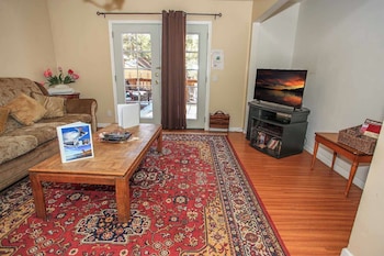 Mountain Fever By Big Bear Cool Cabins,432 Mountainaire Lane,3 star