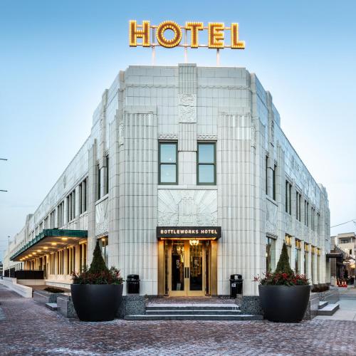 Bottleworks Hotel,Indiana>>Center Township,4.5 star