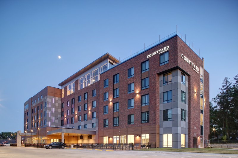 Courtyard By Marriott Iowa City University Heights,Iowa>>Coralville,3 star