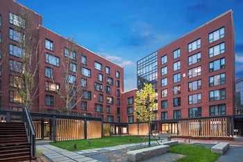 Holiday Inn Express Beijing Shijingshan Lakeview, An Ihg Hotel,Shijingshan>>Beijing,2.5 star