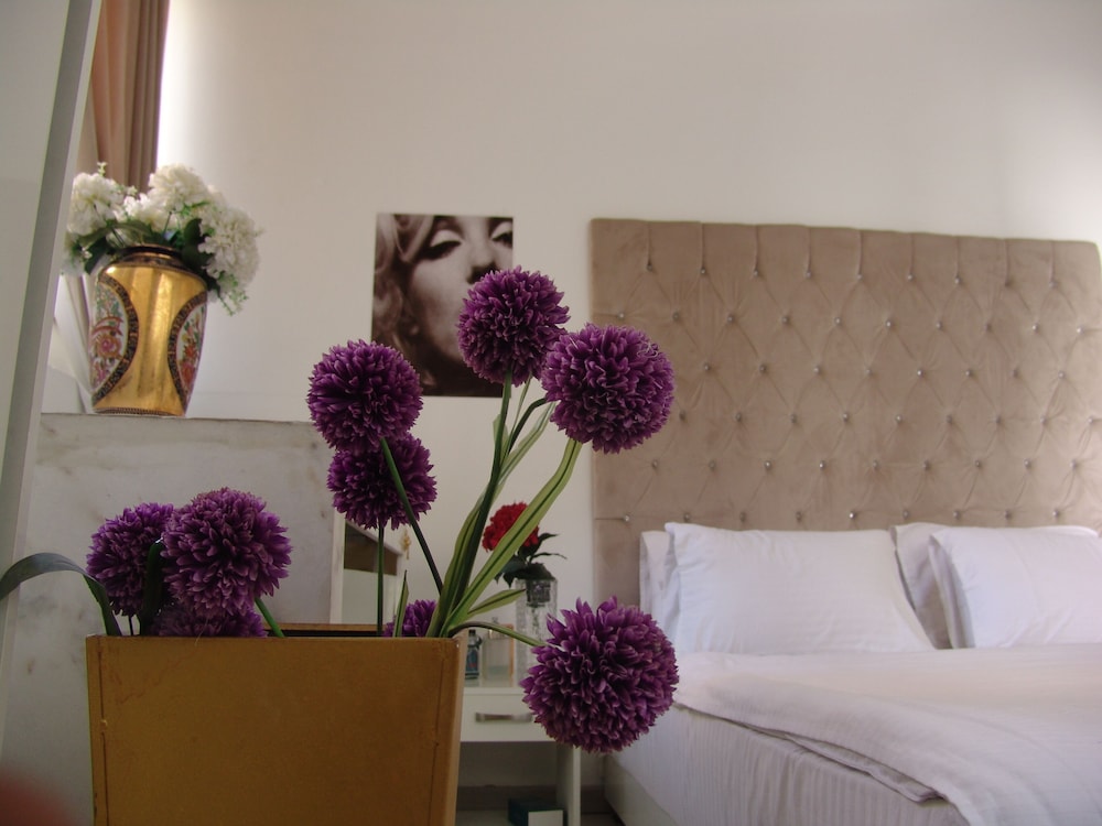 Velvet Hotel,Midan Talaat Harb>>Cairo,3 star