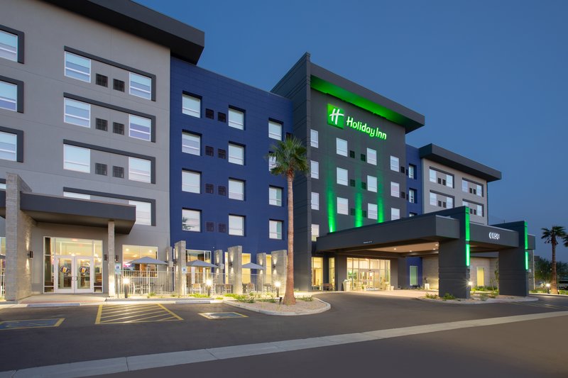 holiday inn glendale stadium and ent dist